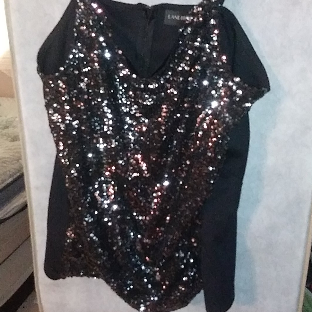 Sequence shirt